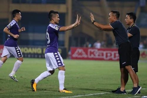 VIDEO bóng đá Hà Nội 5-2 Viettel: Quang Hải hóa người hùng trong ngày Hà Nội tiến sát ngôi vương V League