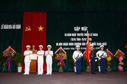 Lữ đoàn 954 gặp mặt 35 năm ngày truyền thống và đón nhận Huân chương Bảo vệ Tổ quốc hạng Nhất