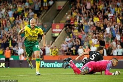 Man City bị Liverpool bỏ cách 5 điểm