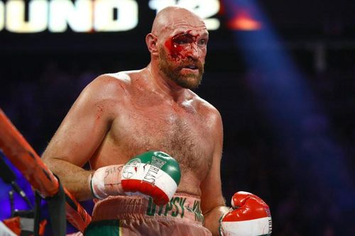 Quyền Anh: Fury 'giận dữ' trả giá cho chiến thắng - rách chân mày, máu chảy đầy mặt phải nhập viện