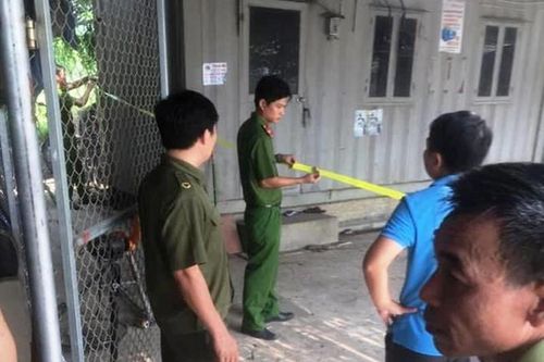 Chồng tẩm xăng đốt nhà, 2 vợ chồng tử vong