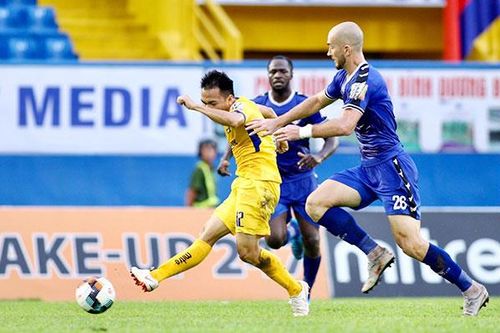 Vòng 23 V.League: 3 người khốn khổ cùng giậm chân