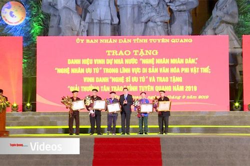 Trao tặng danh hiệu vinh dự Nhà nước và Giải thưởng Tân Trào