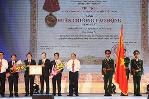 Thị xã Quảng Trị vinh dự đón nhận Huân chương Lao động hạng Nhất
