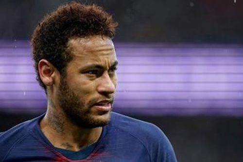Giải cứu PSG nhưng Neymar vẫn bị CĐV la ó