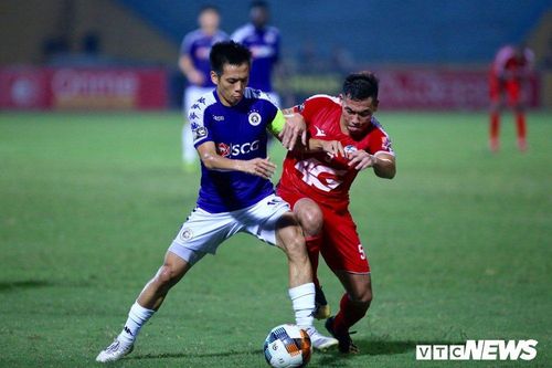 Hà Nội FC nghe tiếng cổ vũ từ ngoài sân để ngược dòng hạ Viettel