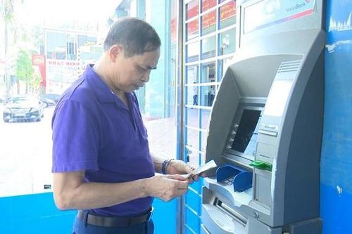 Từ 1-10-2019, Hà Nội chi trả toàn bộ trợ cấp BHXH, trợ cấp thất nghiệp qua tài khoản