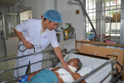 Cứu sống bệnh nhân bị áp xe trung thất nguy kịch