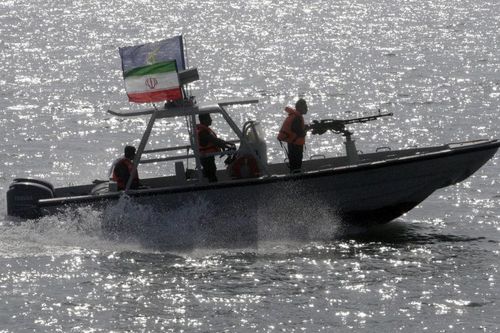 Iran bắt thêm tàu ở Vùng Vịnh vì buôn lậu 250.000 lít dầu