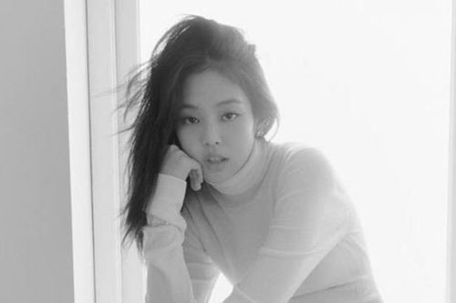 Jennie Blackpink hút hồn trong loạt ảnh 'nhá hàng' bìa tạp chí Elle