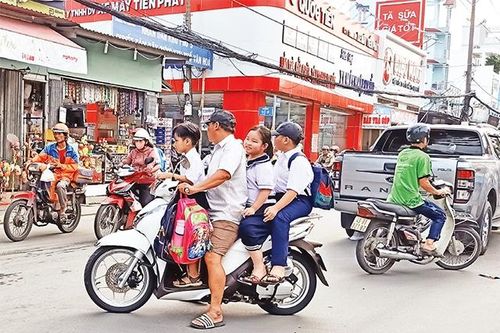 Bảo đảm an toàn giao thông cho học sinh