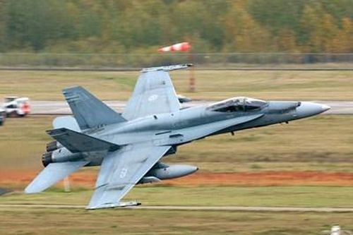 Dự án tiêm kích mới của Canada giảm ứng viên