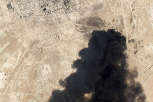 Nhà máy lọc dầu Saudi Arabia bị tấn công: Thảm họa hay 'sự cố'?