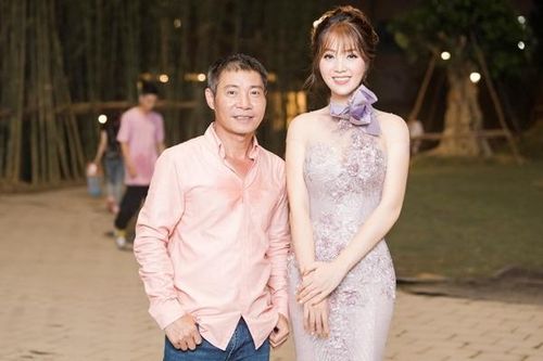 Lý do NSND Công Lý mỗi lần gặp Á hậu Thụy Vân phải chào từ xa