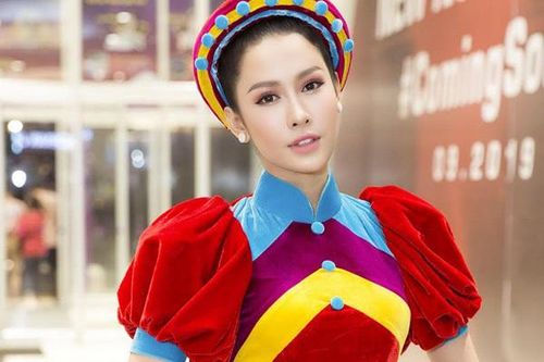 Hoa hậu, á hậu xuất hiện lộng lẫy trong ngày hội từ thiện