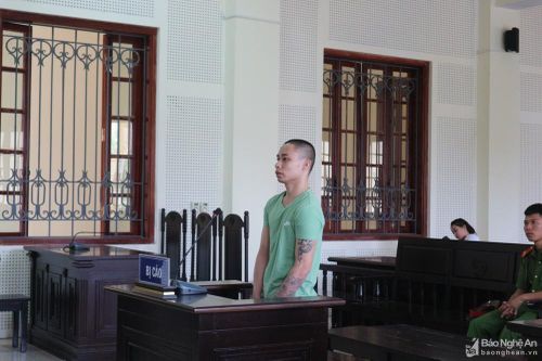 Nhét ma túy trong quần lót đưa từ Hà Tĩnh về Vinh bán