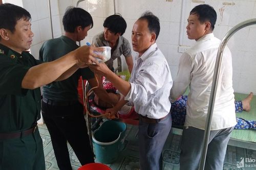 Nghệ An: Cứu sống một phụ nữ ăn lá ngón tự tử ở xã biên giới
