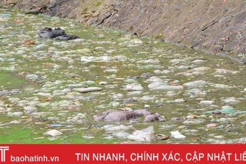 Xuất hiện nhiều điểm đổ rác tự phát tại Hương Khê