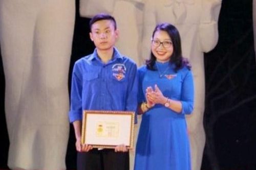 Bộ GD&ĐT tặng Bằng khen Nam sinh dũng cảm cứu sống 2 người thoát khỏi lũ dữ
