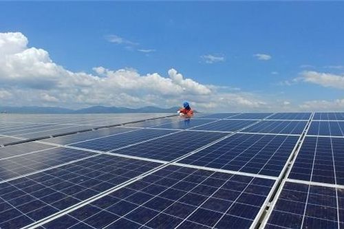 Nhu cầu năng lượng truyền thống sau 'cơn sốt' điện mặt trời