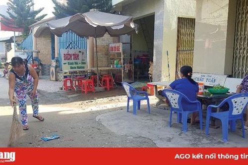 Người dân vùng sạt lở mỏi mòn chờ nhà... tài trợ