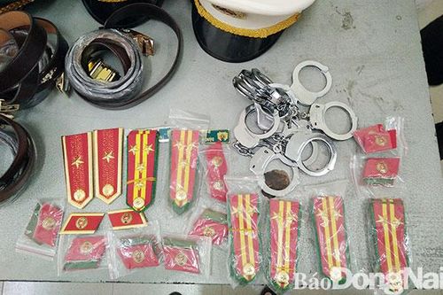 Điều tra một đối tượng nghi giả danh công an