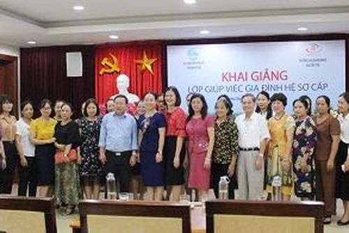 Hội LHPN tỉnh khai giảng lớp giúp việc gia đình hệ sơ cấp