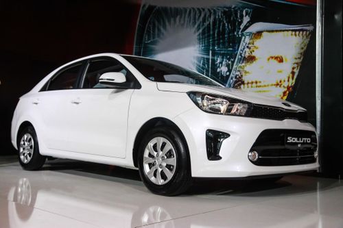 Cuộc chiến sedan hạng B - nghịch lý giá rẻ chưa chắc bán chạy