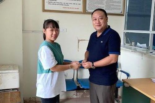 Thanh tra giao thông giúp dân tìm lại tài sản quên trên xe taxi