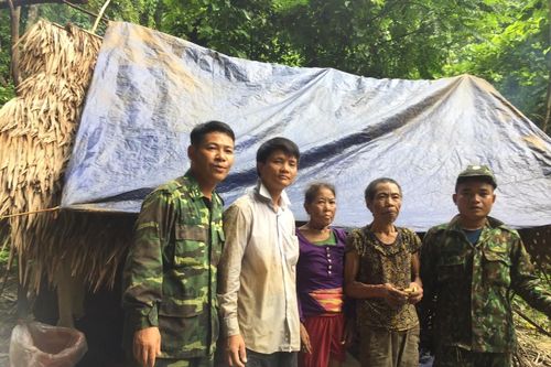 Tìm thấy 2 vợ chồng người Rục đi tránh lũ sau gần nửa tháng mất liên lạc