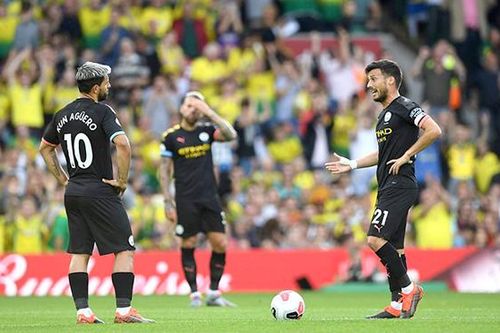 Man City thua sốc vì sai lầm của Guardiola