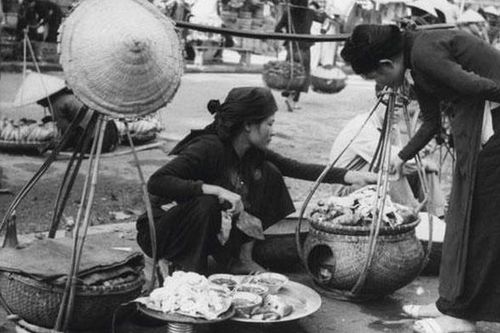 Chờ gì ở hàng rong?