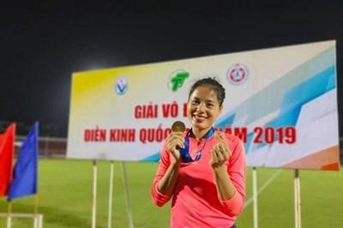 Không thầy, đố… Huyền làm nên