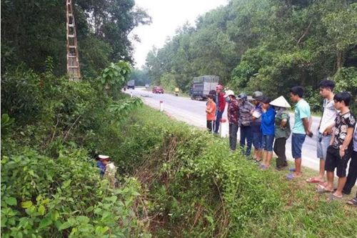 Hà Tĩnh: Phát hiện thi thể người đàn ông cùng xe máy dưới hố sâu