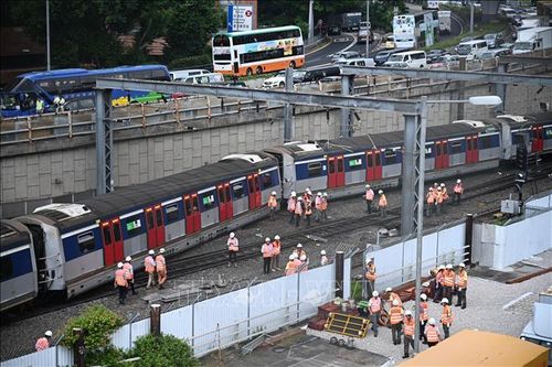 Trật bánh tàu điện ngầm tại Hong Kong