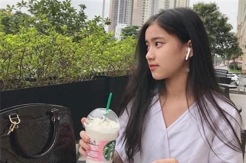 Nữ sinh 2k5 có khuôn mặt giống Á hậu Tường San