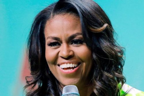Cựu Đệ nhất phu nhân Mỹ Michelle Obama thu bộn tiền diễn thuyết