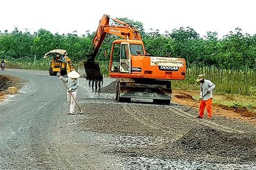 Đường Sông Nhạn - Dầu Giây chỉ còn 'vướng' 100m cuối cùng