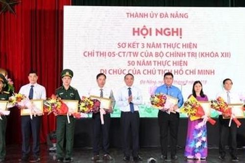 Đà Nẵng biểu dương các điển hình học tập và làm theo lời Bác