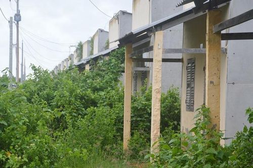 Tháo gỡ khó khăn cho hộ nghèo khu dân cư ấp Trà Sết