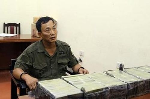 Bắt đối tượng vận chuyển 60 bánh Heroin