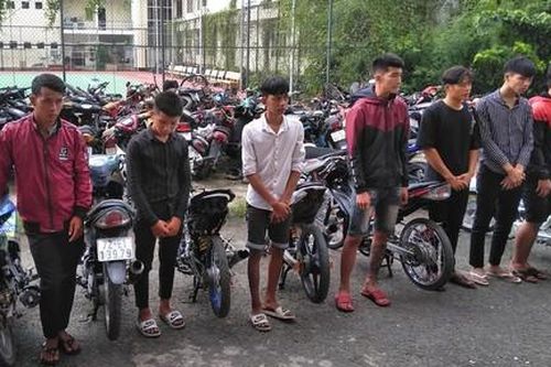 Chặn nhóm quái xế tụ tập gây 'bão' ở TP.Mỹ Tho