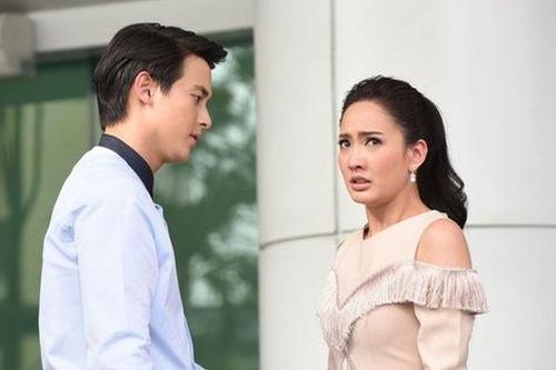 Cô vợ cao tay vừa thấy kẻ thứ ba 'đong đưa' chồng mình liền làm ngay việc này khiến cô ta 'tởn đến già' còn chồng thủ thỉ cảm ơn