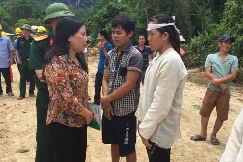 Hướng về cơ sở, gắn bó với nhân dân