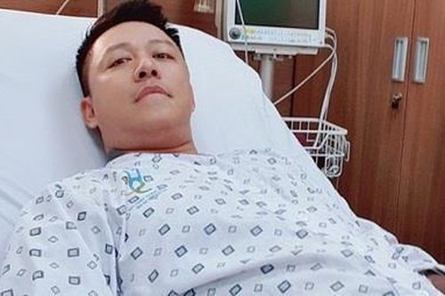 Ca sĩ Tuấn Hưng nhập viện, bị hở van tim
