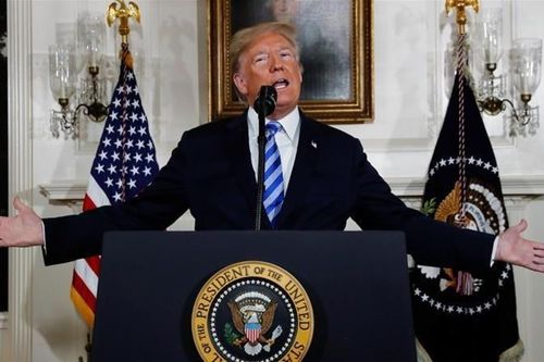 TT Trump tiếp cận nước đôi với Iran, 'lên đạn' và dụ đàm phán