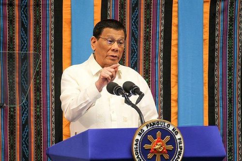 TT Duterte nói 'ra lệnh ám sát 1 chính trị gia', văn phòng đính chính