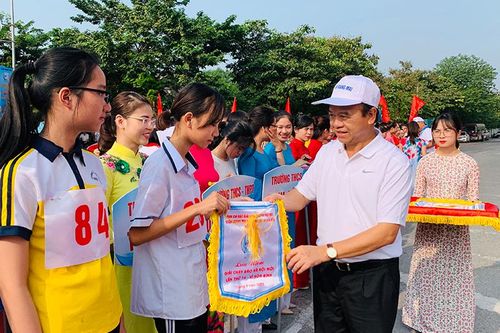 Hơn 500 vận động viên quận Hoàng Mai tham gia giải chạy Báo Hànôịmới năm 2019