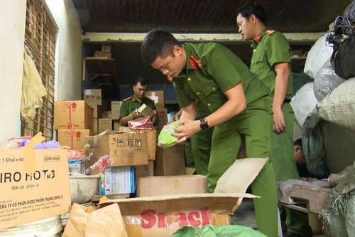 Phát hiện kho dược liệu, thuốc tân dược, thực phẩm chức năng hết hạn