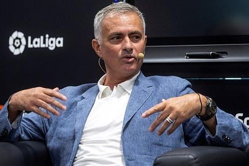 Mourinho quên sạch tên hậu vệ MU chỉ sau 9 tháng